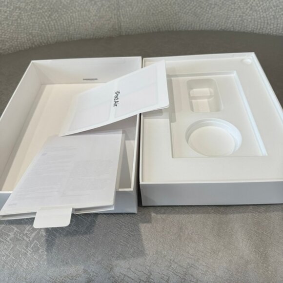 iPad Air 11 inches 2025 Empty box Only - Picture 5 of 10